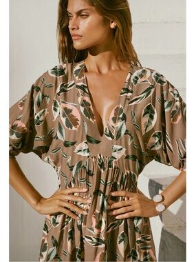NWOT Anthro Malai Floral V-Neck Midi Dress Mauve S